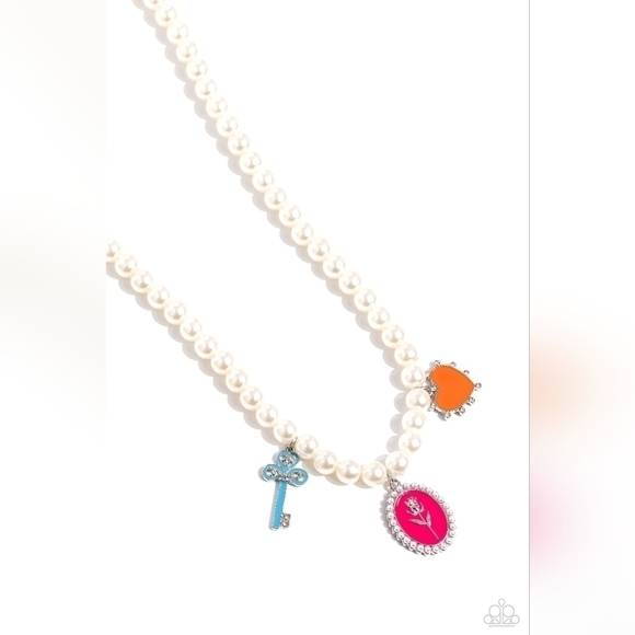 paparazzi Jewelry - Charm necklace set